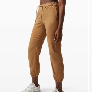 Lululemon Essential Affinity Mid Rise Jogger - Saddle brown